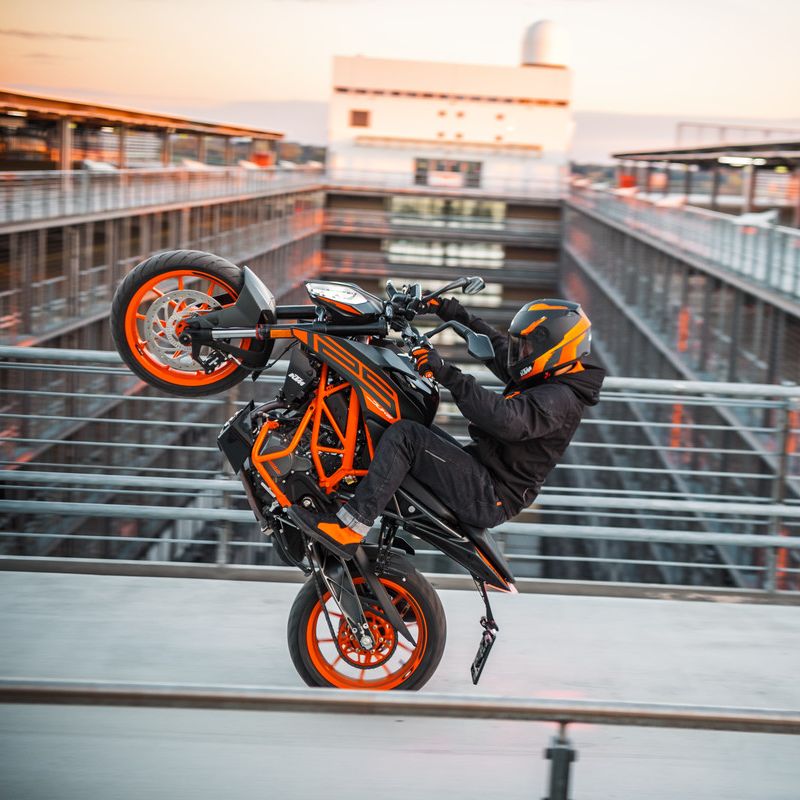 Ktm duke 125 new best sale model 2021